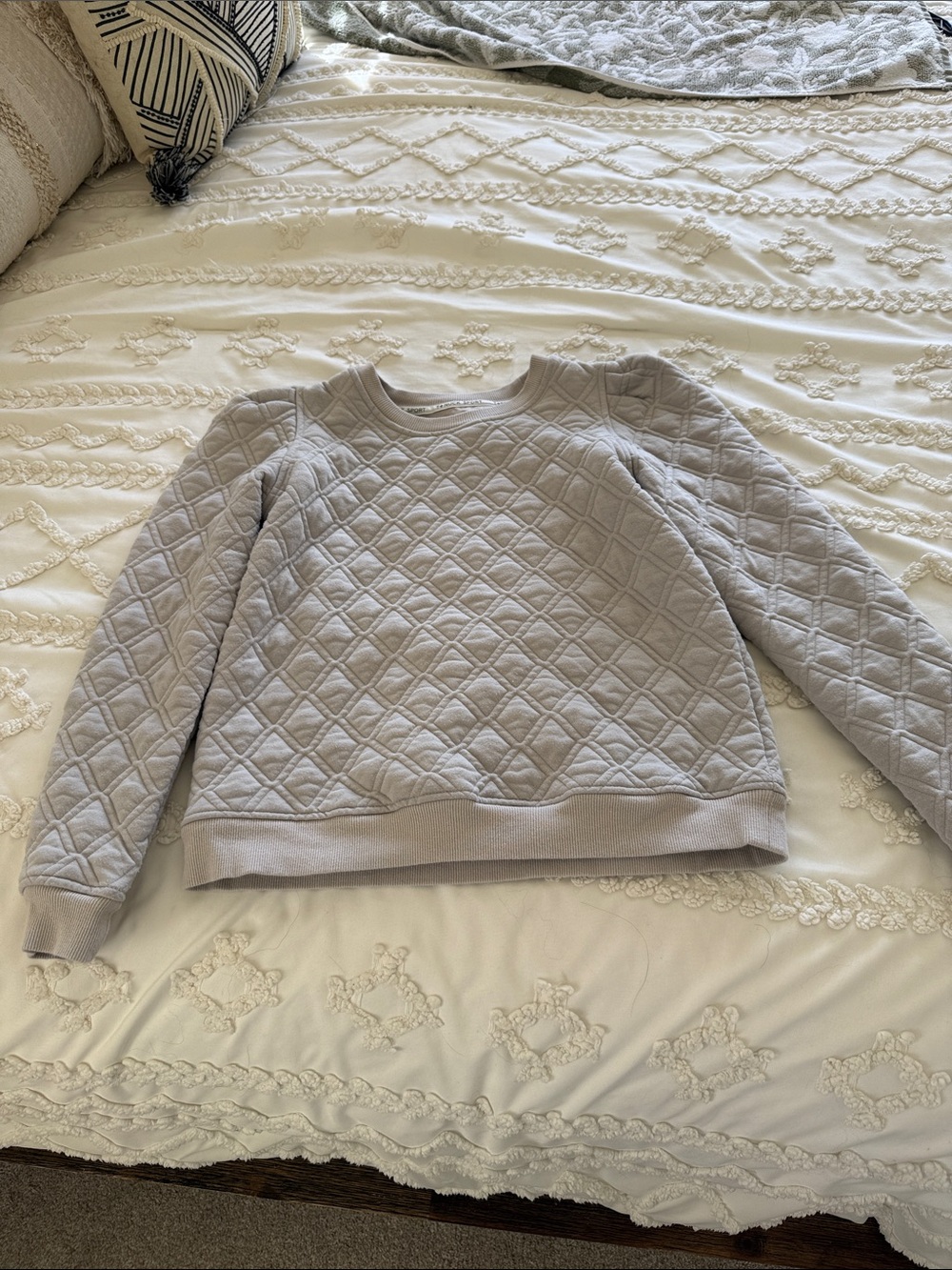 Tuckernuck Quilted Light Gray Pullover Sweatshirt